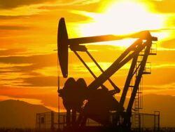 HD: Oil Pump Silhouette Stock Footage