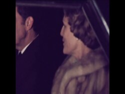 SYND 26-11-72 PRESIDENT NIXON MEETS KISSINGER TO DISCUSS VIETNAM PEACE TALKS News Clip