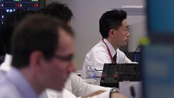 CLEAN : Euro rises sharply after first round of French election News Clip