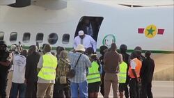 CLEAN : Barrow returns to warm welcome as Gambia turns a page News Clip