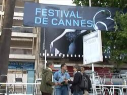 CLEAN:Jo, 28 years on a step ladder at the Cannes film festival News Clip