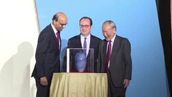 CLEAN : Hollande says fight against populism is his final mission News Clip