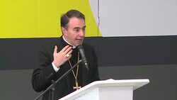 VOICED : Colombia prepara tres papamoviles para la visita de Francisco News Clip