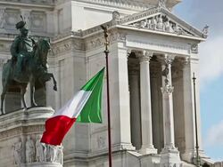 Vittorio Emanuele or Altare della Patria Monument in Rome Stock Footage