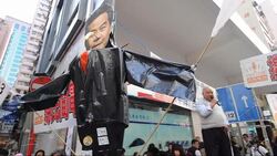 CLEAN : Tens of thousands march News Clip