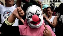 CLEAN : Malaysia: students protest over financial scandal News Clip