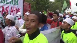 CLEAN : Indonesian Islamic hardliners protest Christian governor News Clip