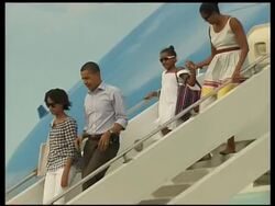 First family arrives for Martha's Vineyard holiday News Clip