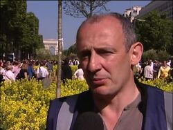 Champs Elysees turns green in support of farmers News Clip