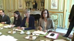 CLEAN : US spy claims: I don?t really know much (Bill Gates) News Clip