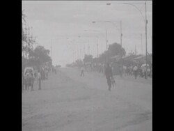 CAN666 AFRICANS GO TO WORK DESPITE GENERAL STRIKE, PROTECTED BY POLICE Instructional Video