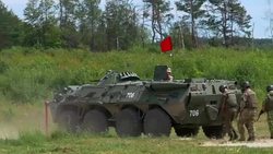 CLEAN : Trudeau watches military exercises in Ukraine News Clip