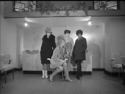 ""CRIMINAL FRINGE"" SETS HAIR FASHION News Clip