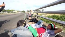CLEAN : Over 1,000 Colombians deported back home from Venezuela News Clip