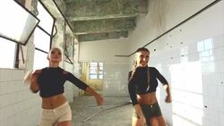 Female hip hop dancers Stock Footage