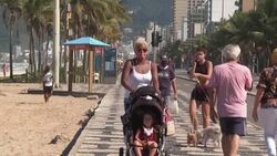 CLEAN : Less hustle and bustle as Cariocas go about daily life despite virus News Clip