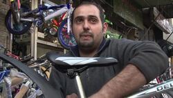 VOICED : Bicicleta para ahorrar tiempo en Damasco News Clip