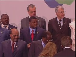 Heads of state gather for summit; Photo op News Clip