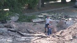 VOICED : Primer ataque aereo sobre Donetsk News Clip