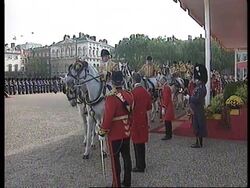 UK: LONDON: PRESIDENT ZEMIN RECEIVES STATE WELCOME (2) News Clip