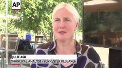 Analysis: Apple Unveils New iPhone News Clip