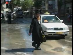 Sirens sound to mark Holocaust Remembrance Day News Clip