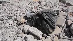 CLEAN : In the ruins of Mosul a hunt for the missing News Clip