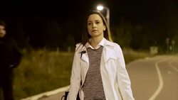 Robber stealing businesswoman bag in the street Stock Footage