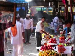 MS Shot of Shoppers and traders at busy wholesale Crawford market / Mumbai, India Stock Footage