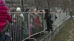 CLEAN : Orthodox Christmas Muscovites gather to se News Clip