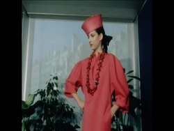 SYND 1 02 80 FRENCH FASHION HOUSE PER SPOOK PRESENTS ITS LATEST DESIGNS IN PARIS News Clip