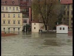 40,000 evacuated as floods inundate Czech Republic capital News Clip
