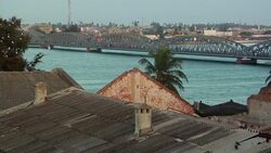 CLEAN : Senegals former capital threatened News Clip