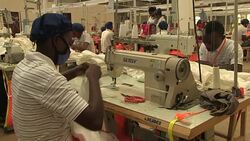CLEAN : Rwanda multiplies import duties on secondhand clothes News Clip