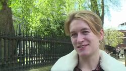 CLEAN : British voters unconvinced by the election campaign News Clip