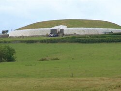 WS Prehistoric monument of newgrange / Slane, County Meath, ireland Stock Footage