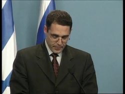 Israel approves US proposal to end Arafat compound siege News Clip