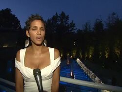 INTERVIEW: Halle Berry on the collection from Tiffany & Frank Gehry (Footage by WireImage Video/Getty Images Entertainment Video) Stock Footage