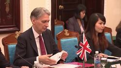UK FM holds talks with Vietnamese counterpart Instructional Video