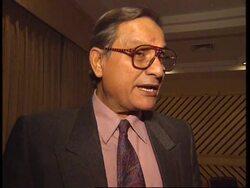 INDIA: CALCUTTA: PNEUMONIA DELAYING RECOVERY OF MOTHER TERESA News Clip