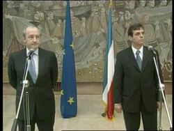 YUGOSLAVIA: KOSTUNICA MEETS FRENCH FM VEDRINE WRAP (2) News Clip