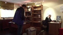 CLEAN : auction of objects dating back News Clip