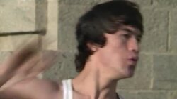 VOICED : El sueno del Bruce Lee afgano News Clip