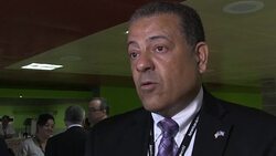 VOICED : Primer vuelo de EEUU a La Habana llega para funerales de Castro News Clip