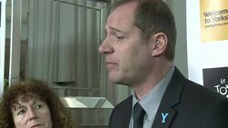 CLEAN : Cycling Armstrong in the past Tour de News Clip