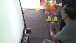 VOICED : La marioneta malasia de Darth Vader News Clip