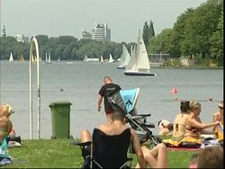 UK Weather forecaster predicts wet  weekend News Clip