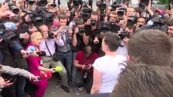 Savchenko returns to Kiev, meets Poroshenko News Clip