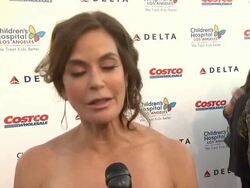 INTERVIEW - Teri Hatcher at Children's Hospital Los Angeles Gala: Noche de Ninos Stock Footage