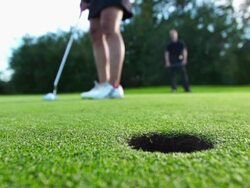 Woman golfs Stock Footage